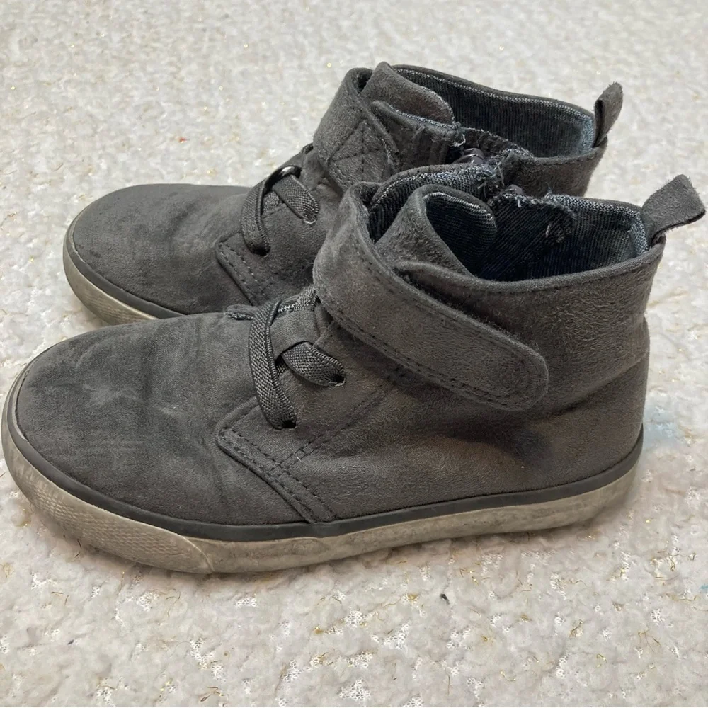 Boys cat& jack shoe size 9 - Picture 1 of 5